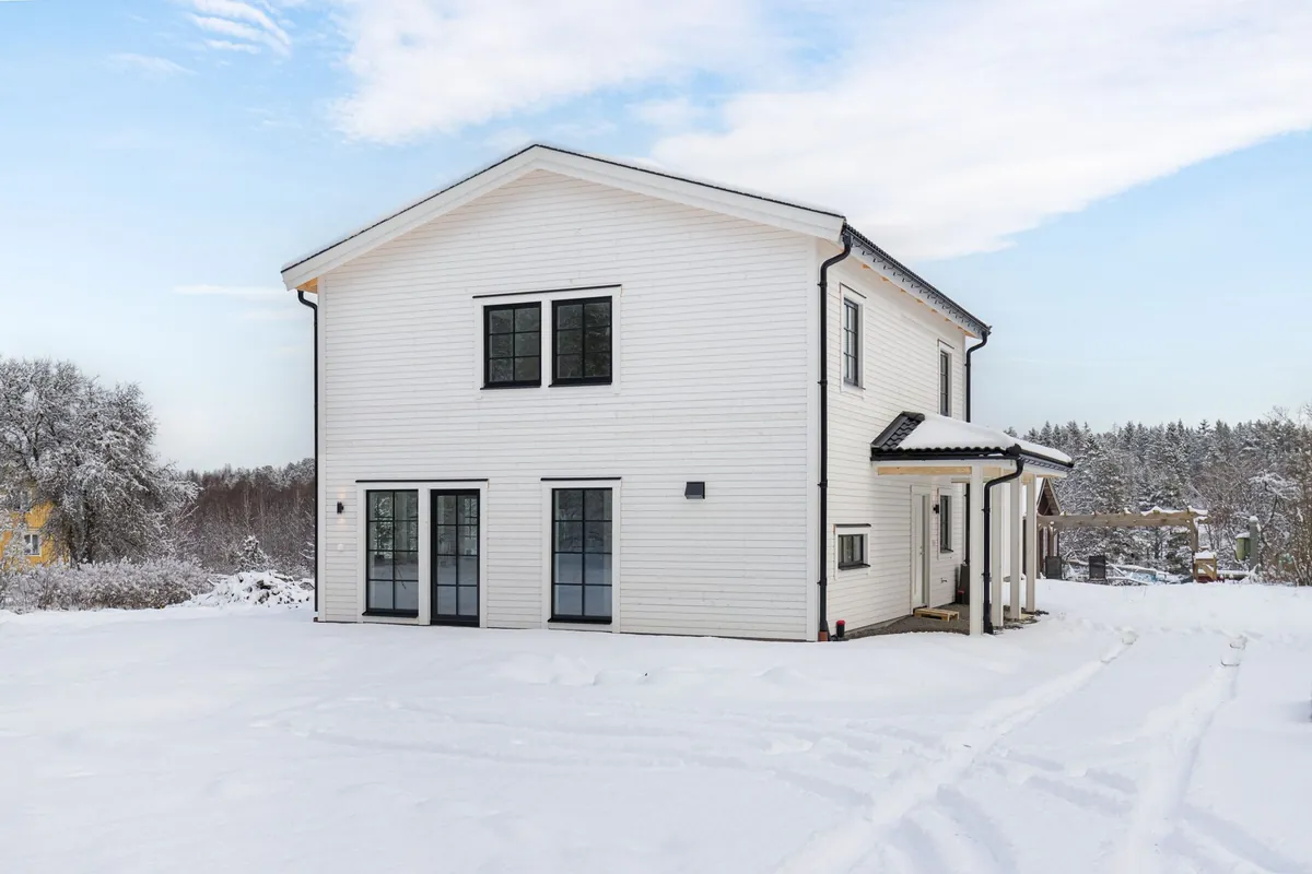 Nybyggt hus på egen tomt i Homefields projekt Hallkved